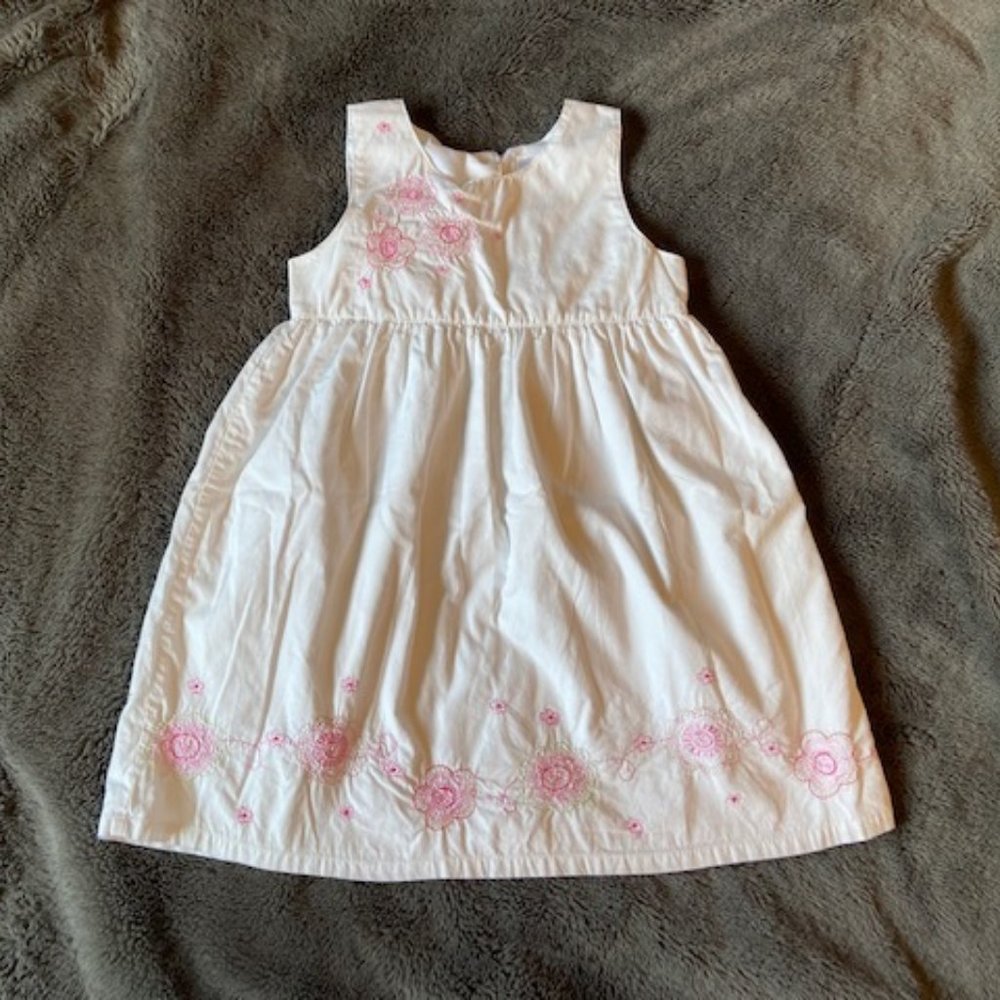 2/$40 Marc & Maddie White Floral Embroidered Girls Dress Size 3X Lined